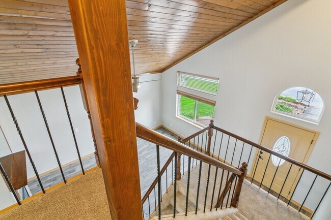 Building Photo - 15216 Paddington Cir