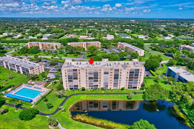 Building Photo - 6866 Huntington Ln