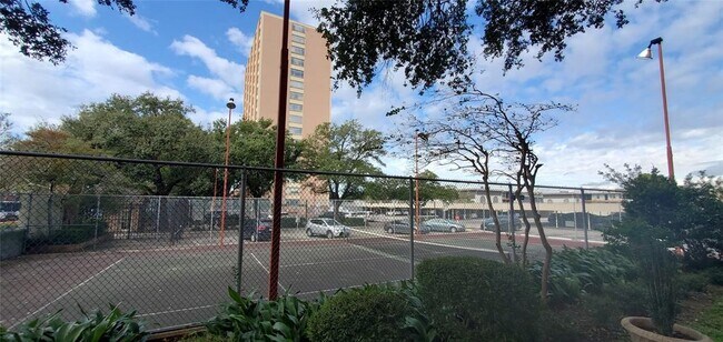 Building Photo - 7510 Hornwood Dr