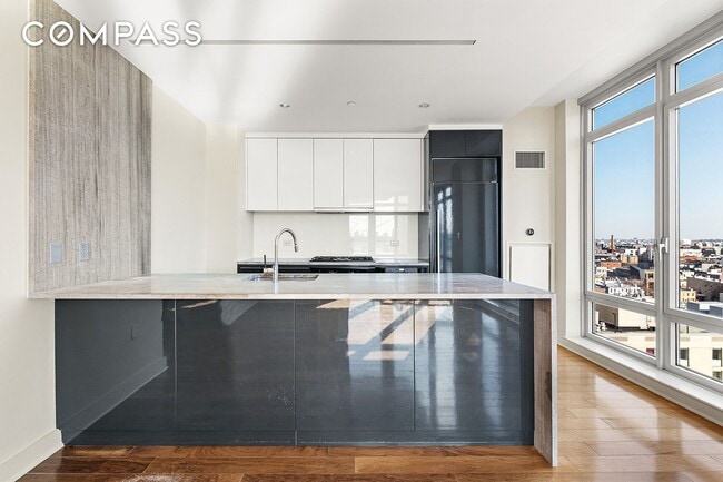 Building Photo - 2 N 5th St