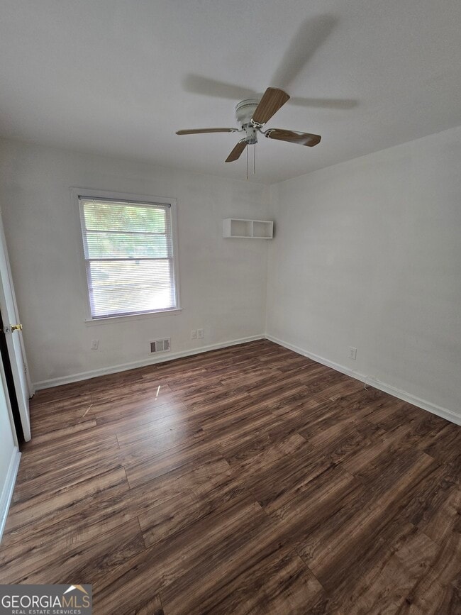 Building Photo - 2850 Middleburg Dr