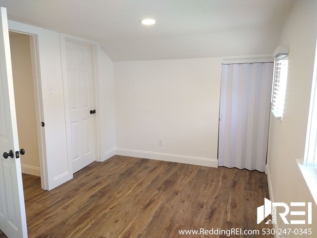 Building Photo - Newly Remodeled Garden Tract Cottage!