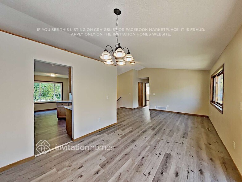 Building Photo - 5254 Upper 183rd St W