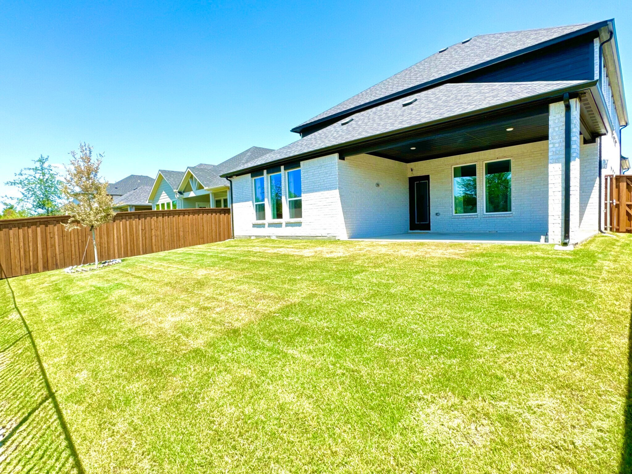 Building Photo - 2801 Riverview Rd