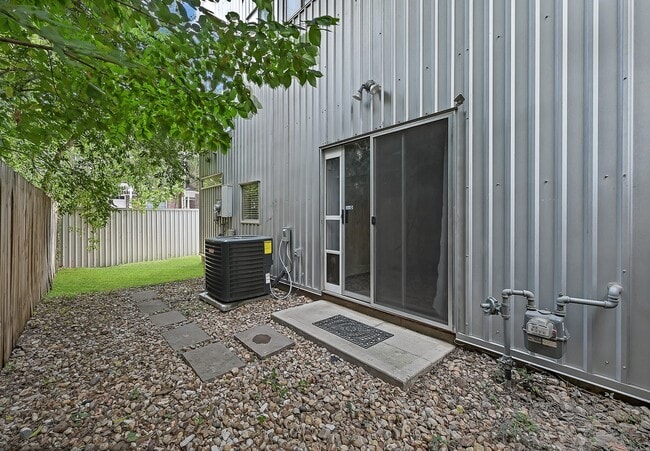 Building Photo - 1504 Cleveland St