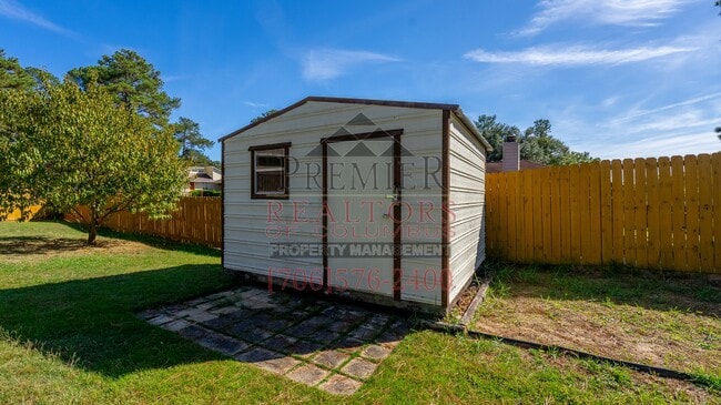 Building Photo - 5100 Sequoia Dr