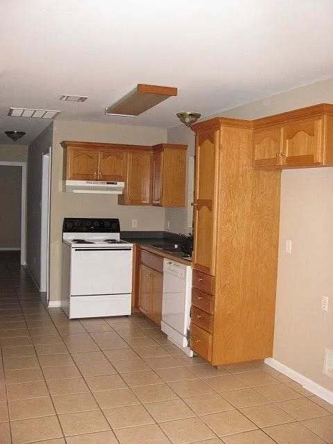 Building Photo - 358 Monarch Dr