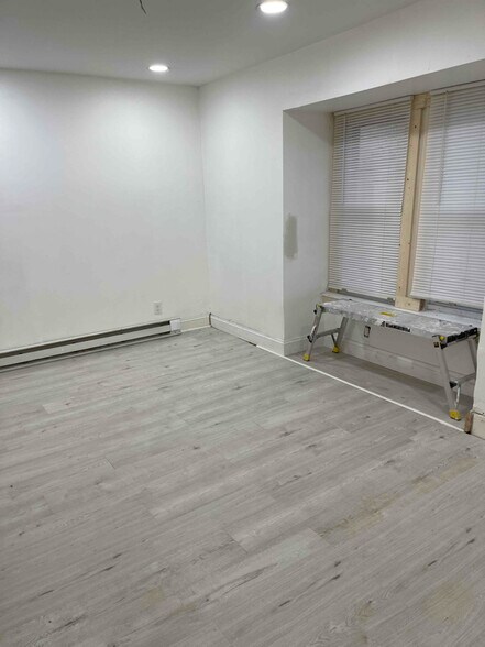 Building Photo - 916 Ridge Ave