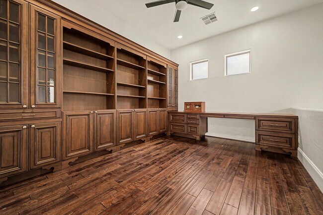 Building Photo - 7262 E Woodsage Ln