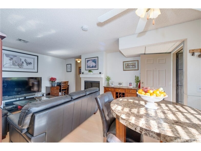 Building Photo - 10311 Azuaga St