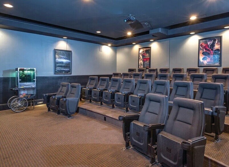 Building Photo - 24595 Town Center Dr