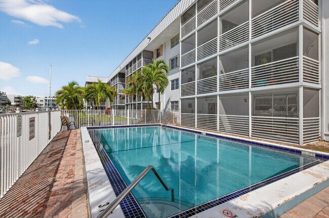 Building Photo - 3550 NE 169th St