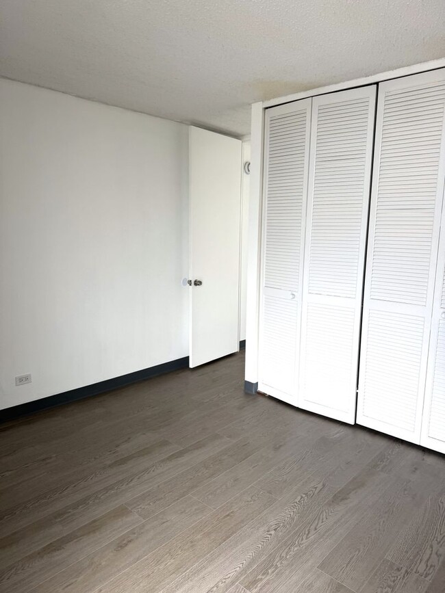 Building Photo - Plumeria Hale - Renovated two bedroom, one bath, two parking stalls