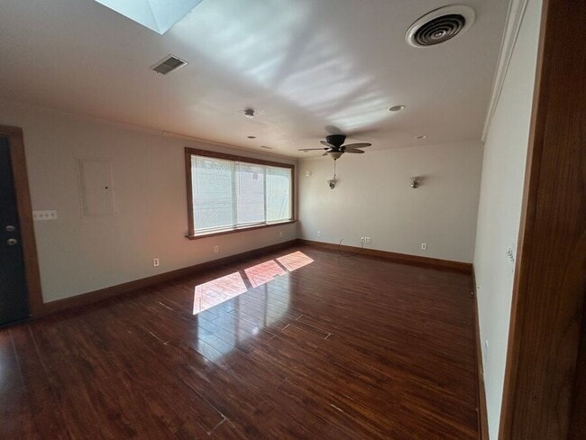 Building Photo - 11060 Lozier-