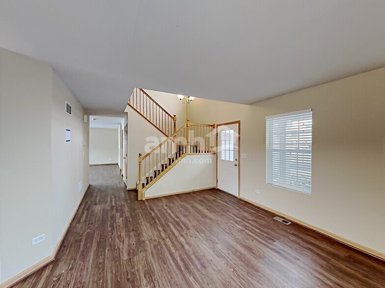 Building Photo - 6516 Roth Dr