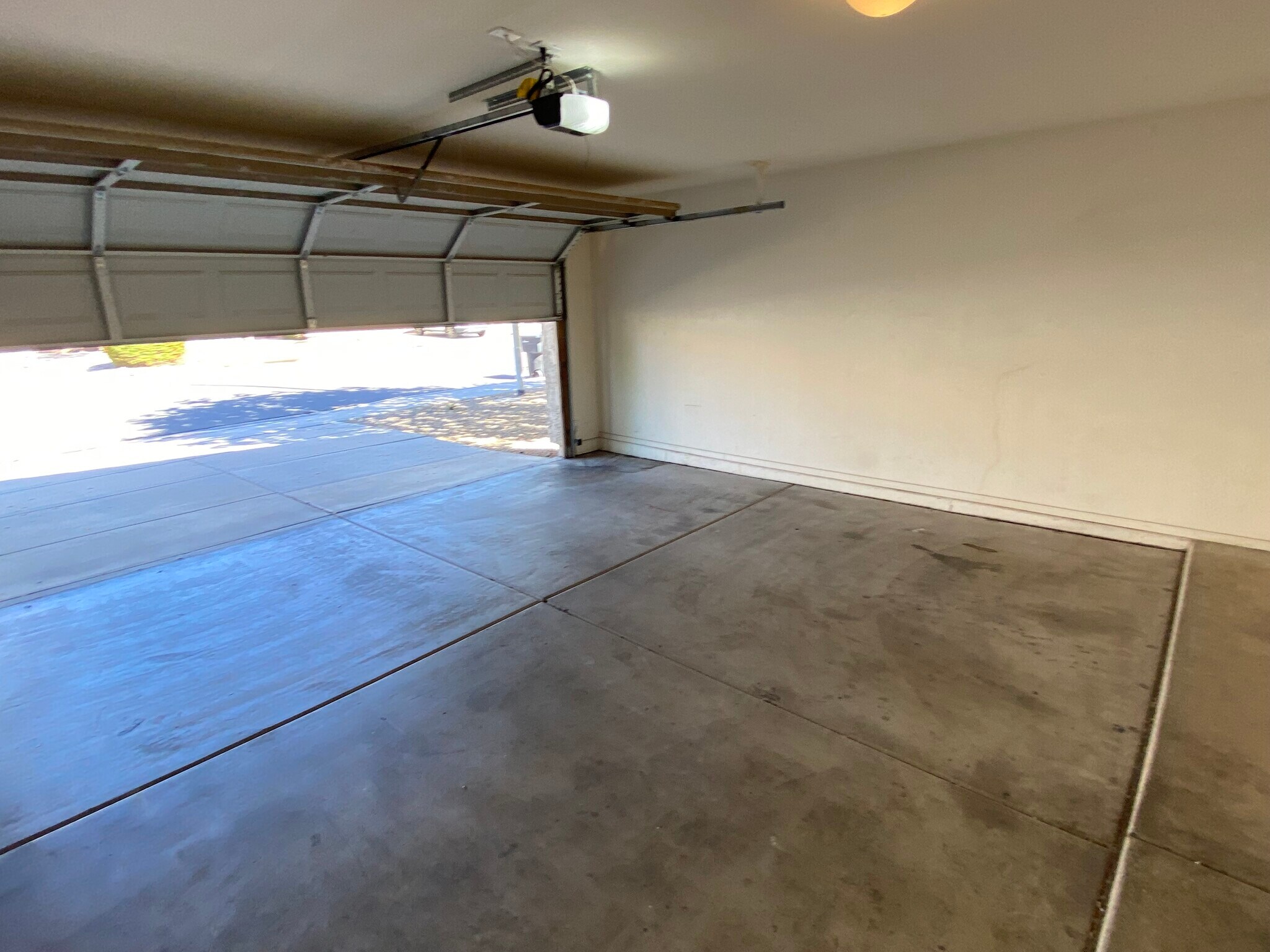 Building Photo - 763 W Canary Way