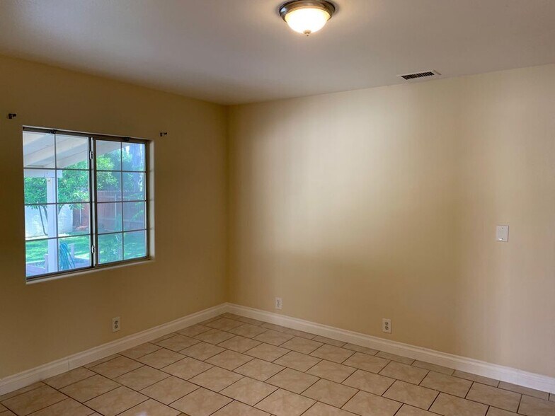 Building Photo - 1320 3 Ranch Rd