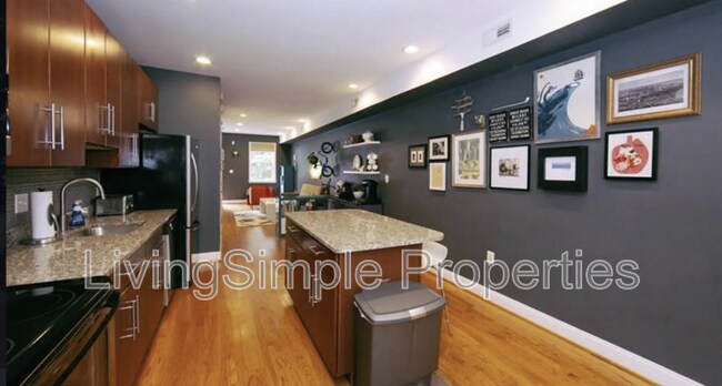 Building Photo - 317 I St NE