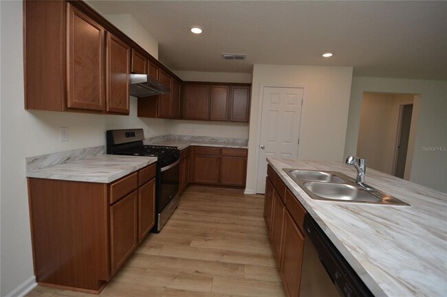 Building Photo - 19 Waverly Ln