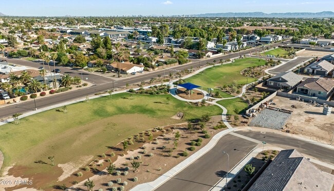 Building Photo - 5419 W Las Palmaritas Dr