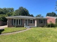 Building Photo - 814 Flicker Rd