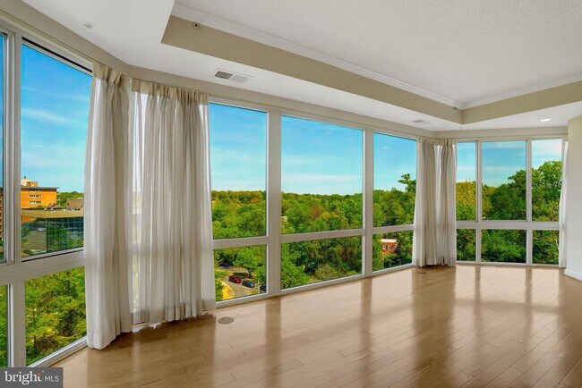 Building Photo - 3101 N Hampton Dr