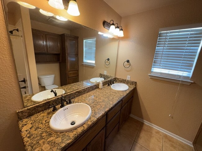 Building Photo - 4701 Autumn Valley Dr