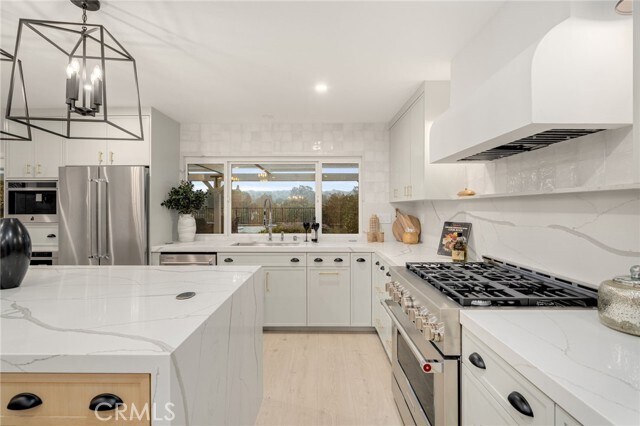 Building Photo - 24362 Via Santa Clara