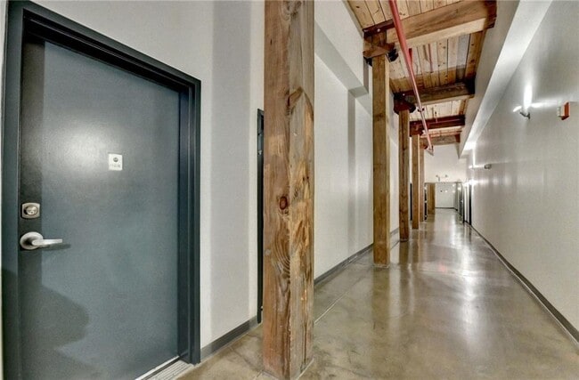 Building Photo - 170 Boulevard SE