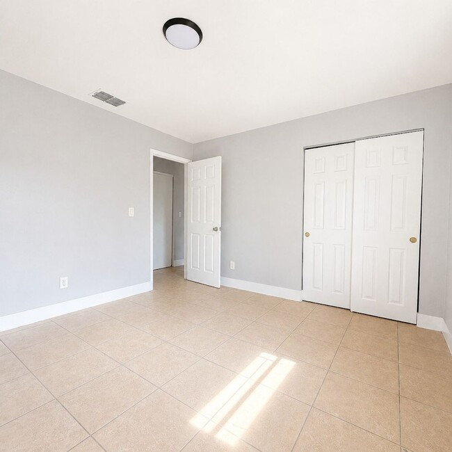 Building Photo - 1570/1572 CYPRESS DR