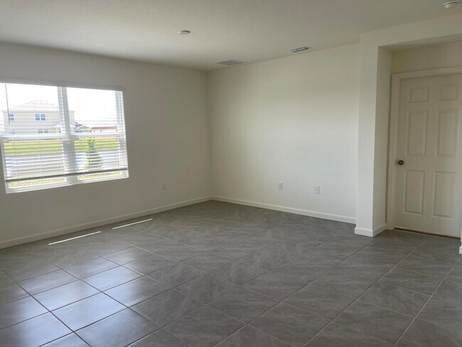 Building Photo - 866 Dugan CIR SE