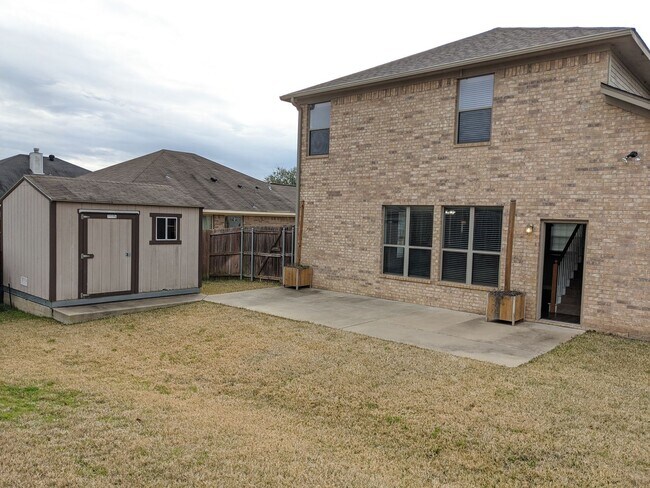 Building Photo - 5805 Thompson Pl