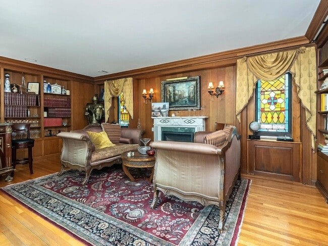 Building Photo - 431 Carpenter Ave
