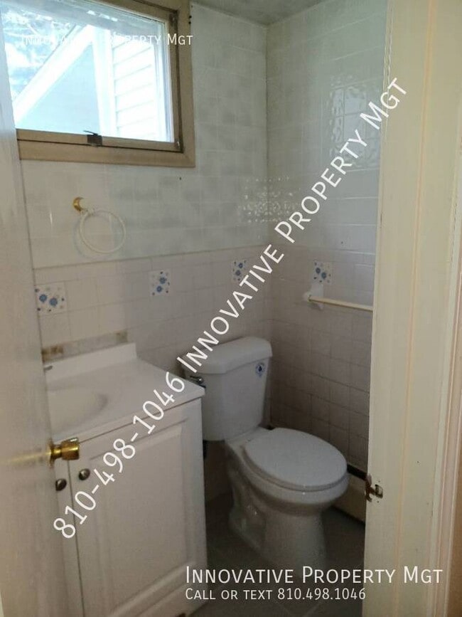 Building Photo - 5181 1/2 N. Elms-#1