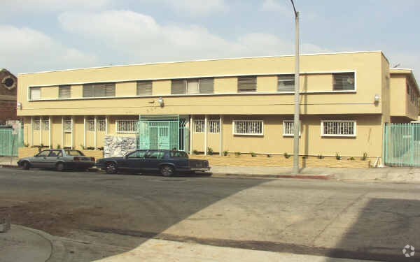 Building Photo - 685 S Coronado St