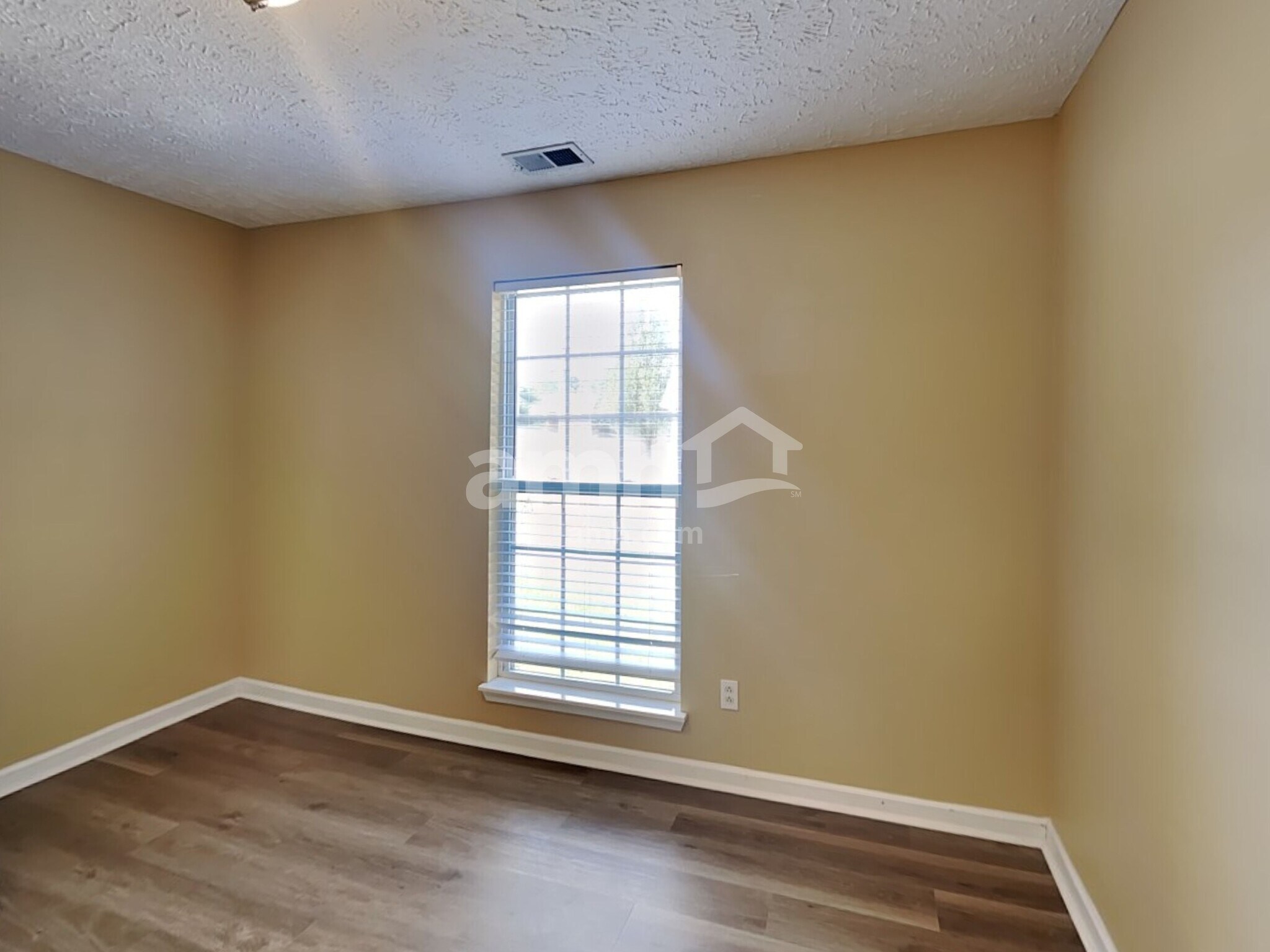 Building Photo - 544 Windy Rd