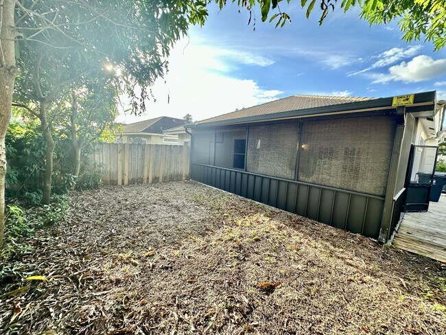 Building Photo - 702 Via Toscana Via