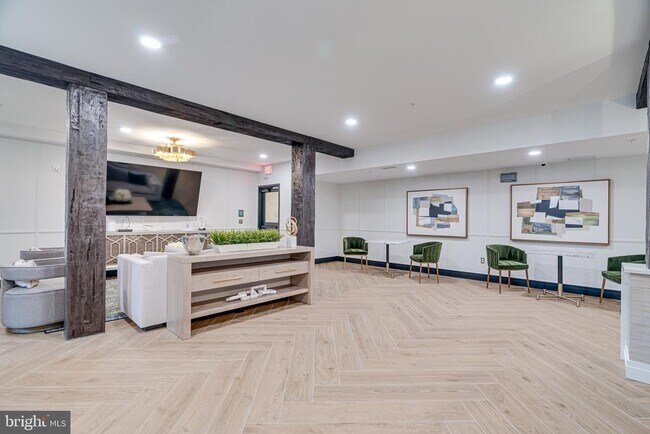 Building Photo - 10755 Fairgrounds Dr