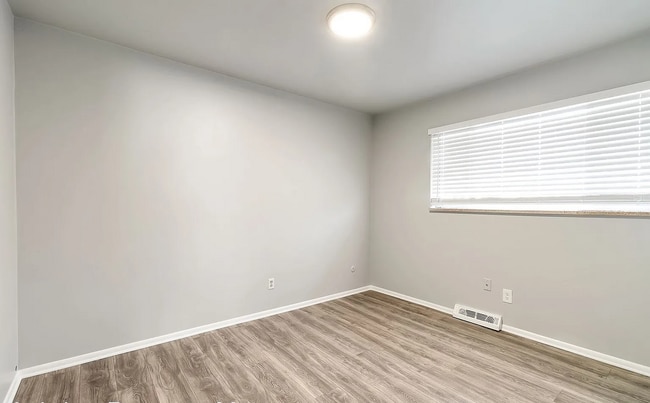 Building Photo - 3833 W 89th Way