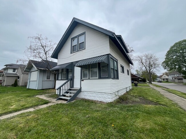 Primary Photo - 2945 Smith St