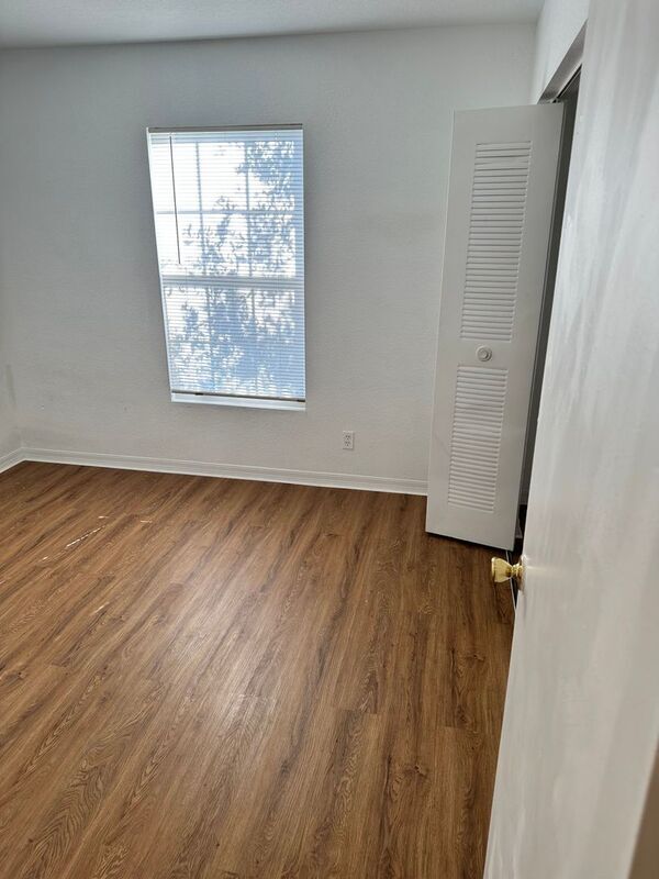 Building Photo - 701 4th St