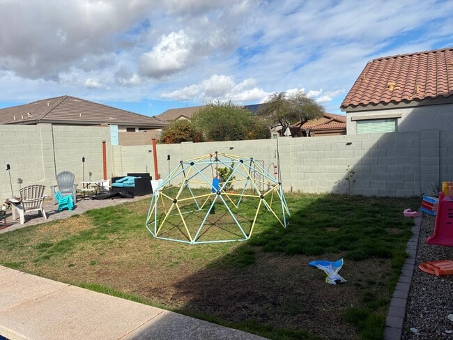 Building Photo - 9226 N 182nd Dr