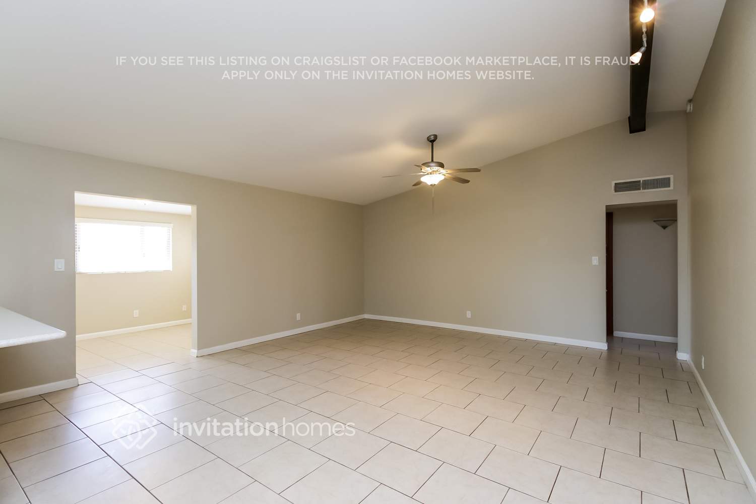 Building Photo - 2412 S Cottonwood Dr