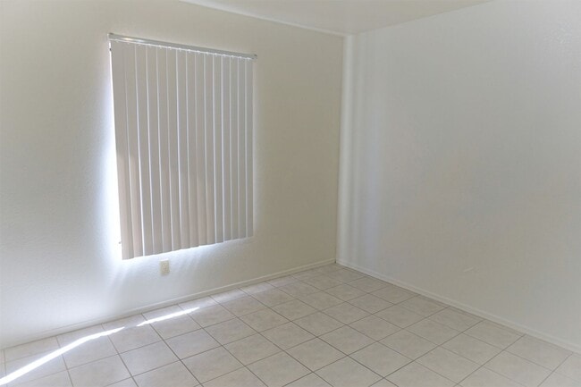 Building Photo - Cozy 3 bedroom home