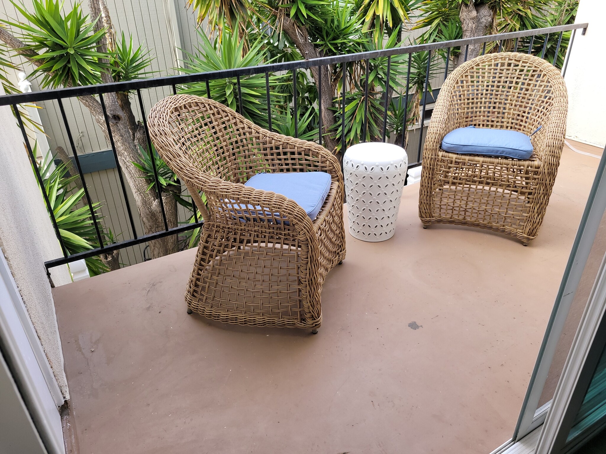 Building Photo - 510 Avenida Victoria