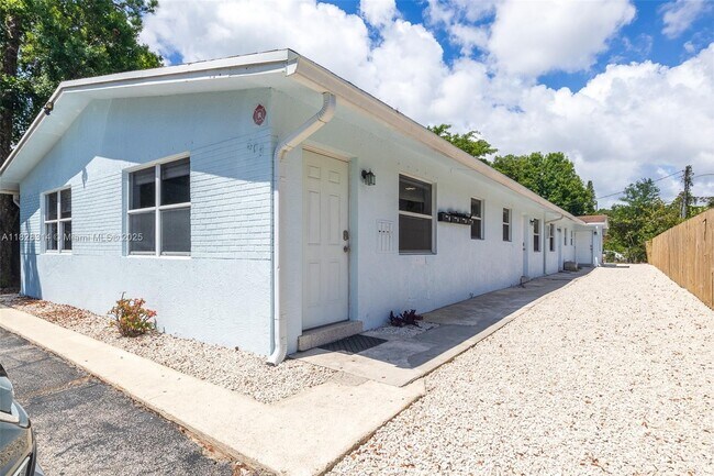 Building Photo - 605 SW 14th Terrace