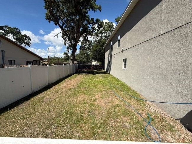 Building Photo - 408 N Finley Ave