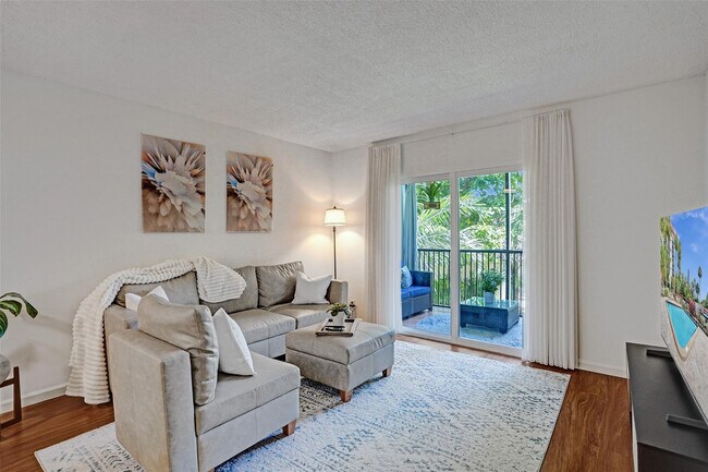 Building Photo - 2350 NE 14th Street Causeway