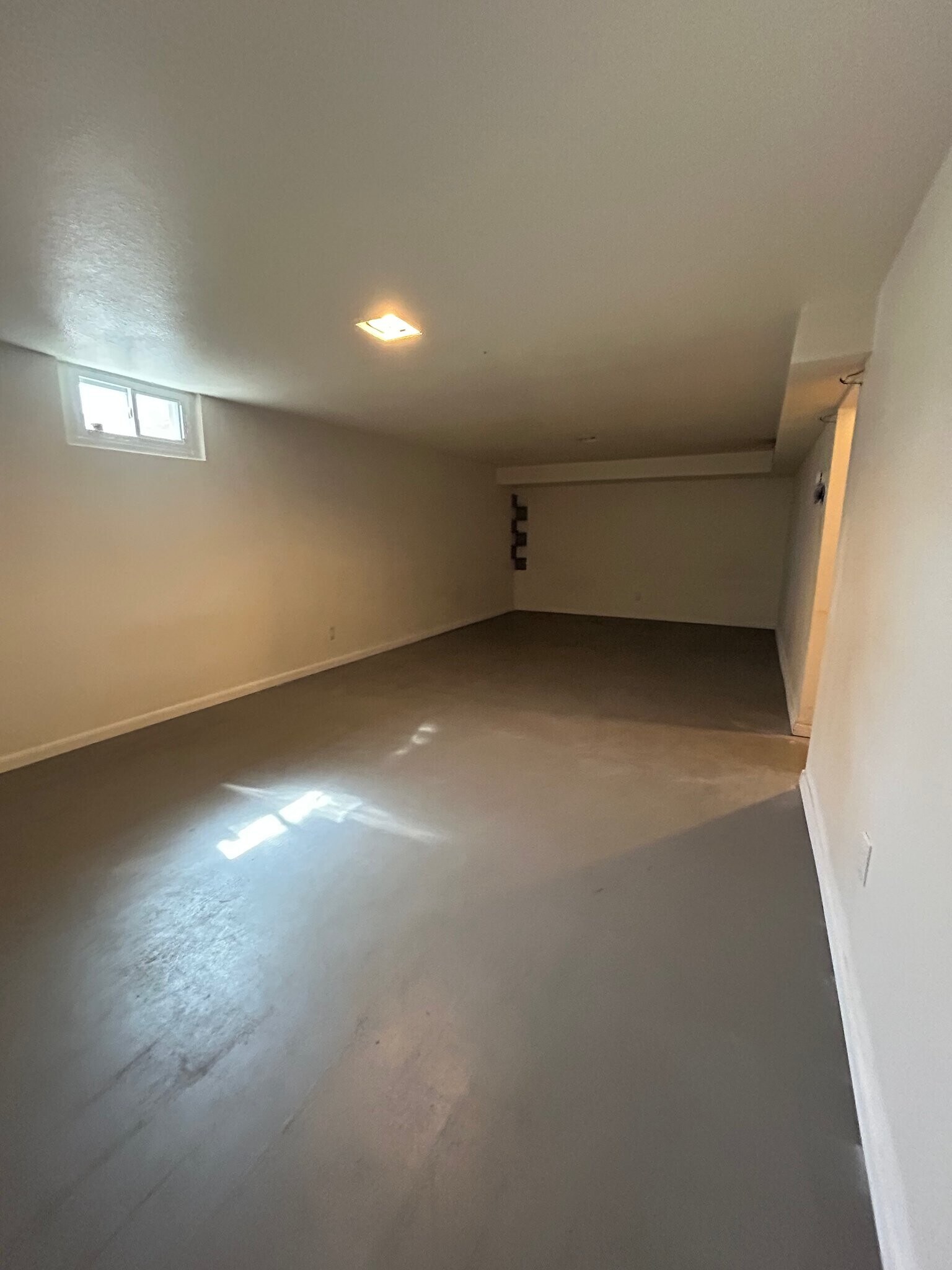 Building Photo - 1207 S Gray St