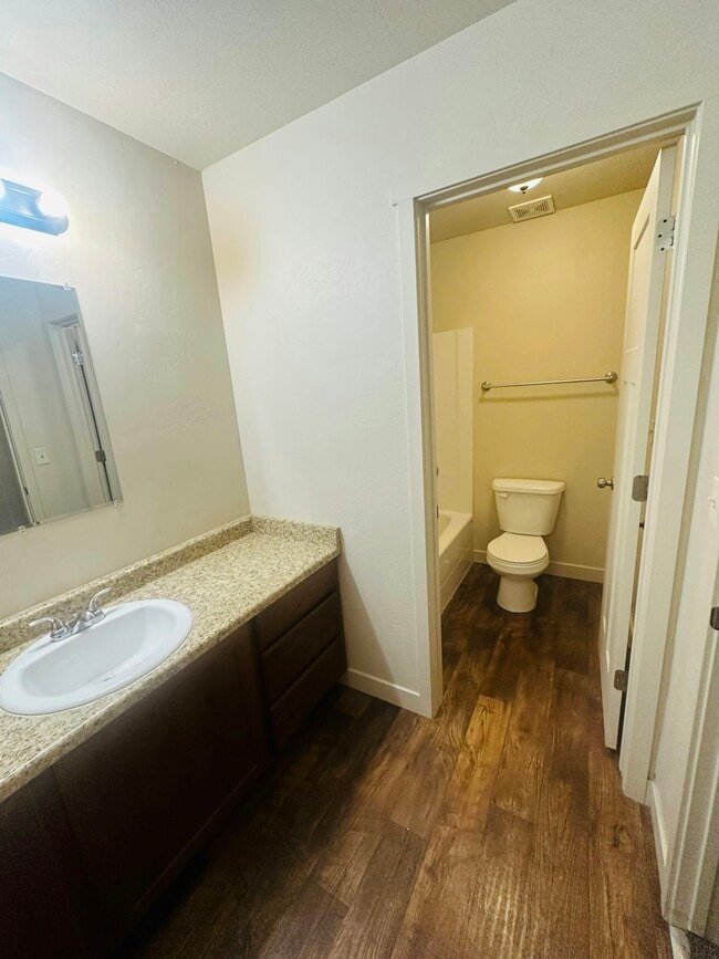 Building Photo - 212 N 750 E St